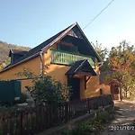 Casa vacanze Kádárok Vendégháza A Somló-hegyen *