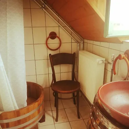 Holiday home Kadarok Vendeghaza A Somlo-hegyen *