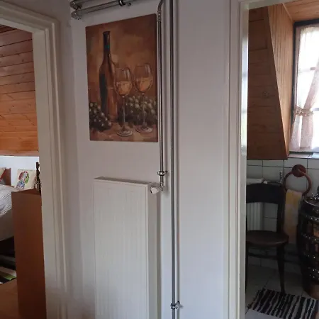 Holiday home Kadarok Vendeghaza A Somlo-hegyen *