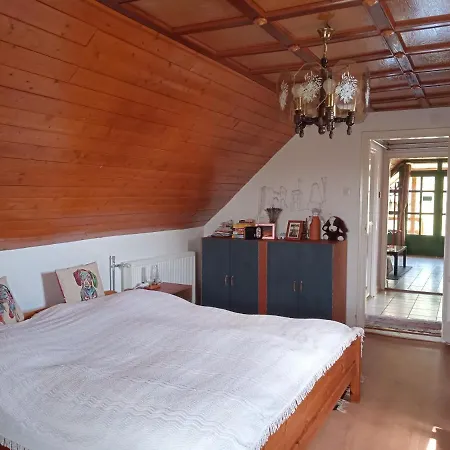 Kadarok Vendeghaza A Somlo-hegyen Holiday home *