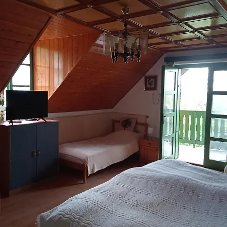 Kadarok Vendeghaza A Somlo-hegyen Holiday home *