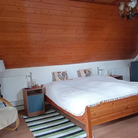Holiday home Kadarok Vendeghaza A Somlo-hegyen *