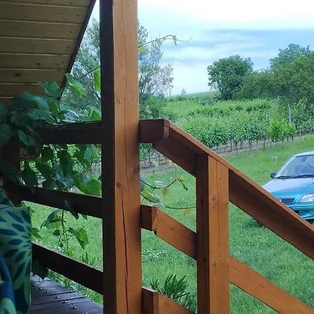 Kadarok Vendeghaza A Somlo-hegyen *