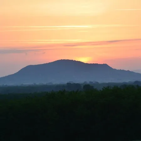 Kadarok Vendeghaza A Somlo-hegyen 別荘 Somlószőlős