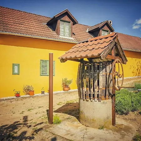 Kádárok Vendégháza A Somló-hegyen