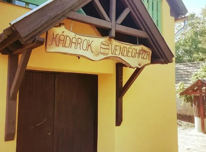 Kadarok Vendeghaza A Somlo-hegyen Hébergement de vacances *
